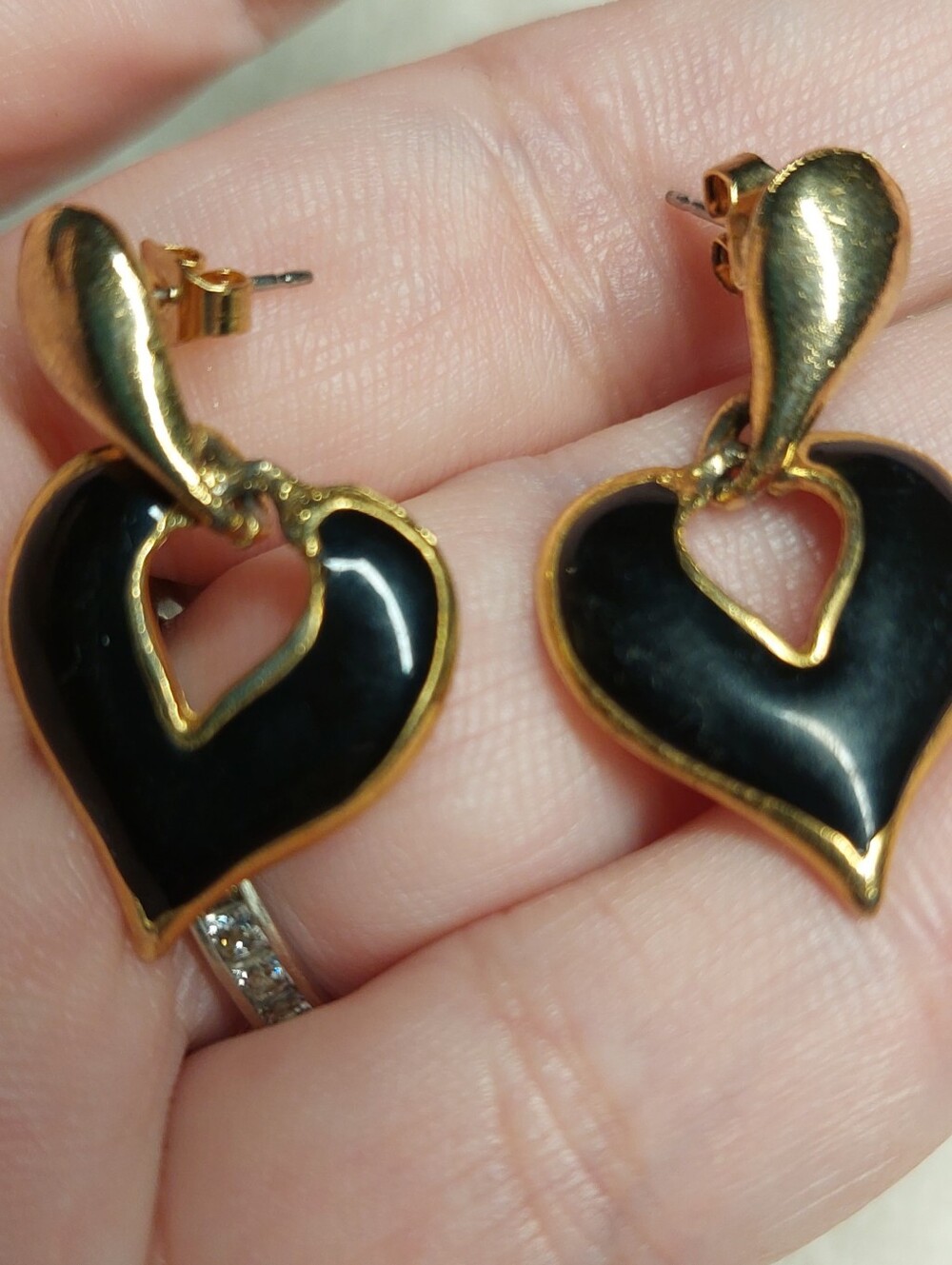 Gold-Tone Black Heart Drop Earrings - Unbranded